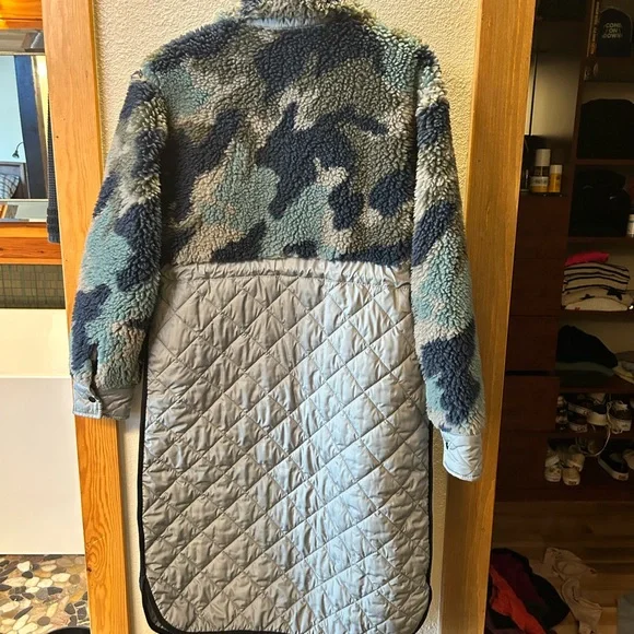 RARE! Everlane The Teddy Coat in Camo! Awesome Condition! XXS - Picture 2 of 4
